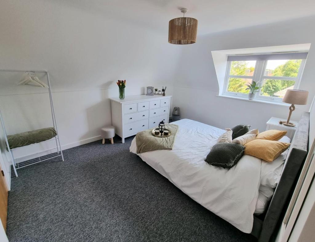 Centrally Located Boscombe Beach Apart With Parking Bournemouth Exterior foto